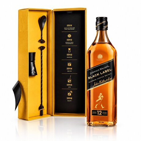 Johnnie Walker BLACK cocktails gift set 0.70l